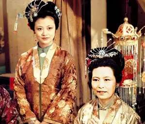 红楼梦中王夫人为何不管彩霞被逼婚的事情？