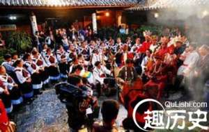 普米族人生孩子时有何礼仪与习俗