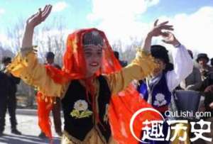 塔吉克族的日常习俗包括哪些方面