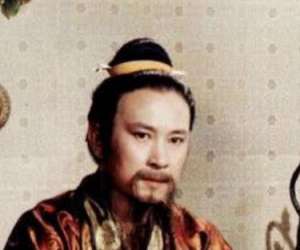 红楼梦中王夫人为何会对赵姨娘耿耿于怀？原因是什么