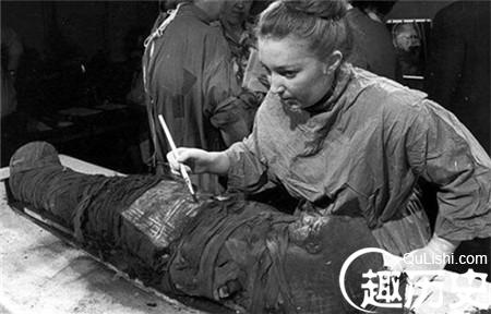 古代最古怪的催情偏方 木乃伊干尸上刮粉末！