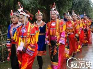 畲族服饰  畲族的服饰有什么特点
