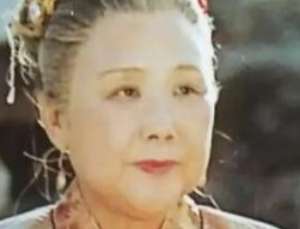 红楼梦中贾母对孙子贾宝玉死是如何溺爱的？