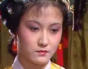 红楼梦中黛玉与宝钗二人的说话方式有何不同？