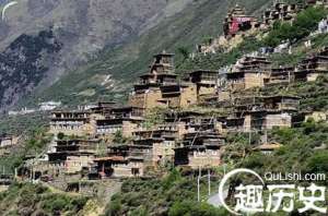 藏族民居  碉房是藏族最富有地域特色的民居