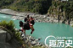 揭秘“溜索渡江”：怒族最不可思议的桥