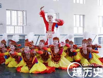 柯尔克孜族的舞蹈 柯尔克孜族人喜爱跳什么舞？