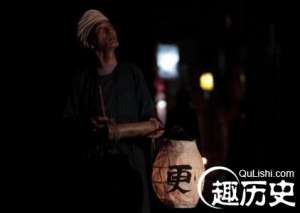 古人计时：一夜分五更夜晚时间称“更”或“鼓”