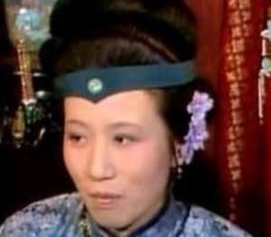 红楼梦中宝钗住在贾府那么久，她想过要搬出贾府吗？