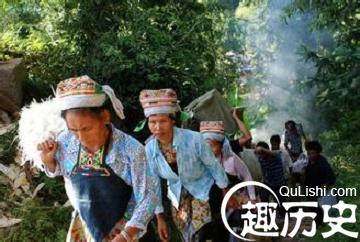 苗族风俗 苗族人在葬礼过后的“送饭吃”仪式