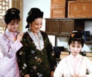 红楼梦薛姨妈认黛玉为干女儿，到底是出于什么打算？