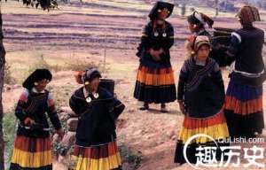 彝族服饰  彝族男女服饰图片欣赏