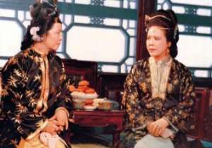 红楼梦中王夫人婚后为什么变成了“木头人”？她经历了什么？