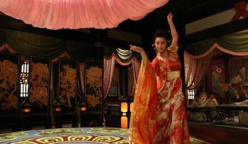 舞蹈除了娱乐还能成为政治工具？杨贵妃竟跟“叛军头子”快活跳舞-