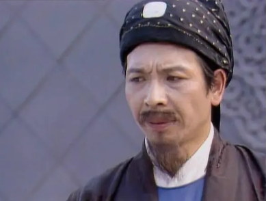 红楼梦中王熙凤一贯强势，为什么贾珍感打她的主意？