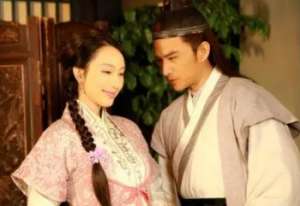 清代《白牡丹》第十六回主要内容是什么？