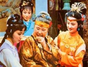 红楼梦中参加螃蟹宴的有哪些人？他们爱吃螃蟹的什么部位？