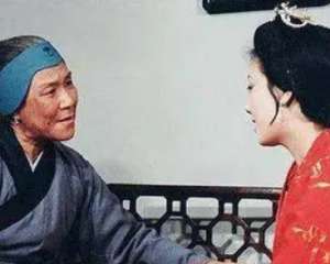 红楼梦中巧姐最后嫁给板儿了吗？刘姥姥是什么心情？