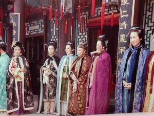 红楼梦中贾母是最善于经营人生的人，为什么这么说？