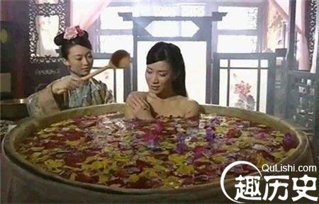 洗澡洗出历史事件:中国古代两大美女的洗澡门
