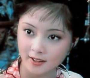 红楼吗中宝玉与宝钗二人的关系亲密吗？