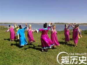 赫哲族有哪些重大节日 赫哲族的春节与乌日贡节