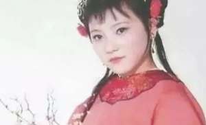 《红楼梦》贾家富有到什么程度？珍贵的红绫给丫头穿