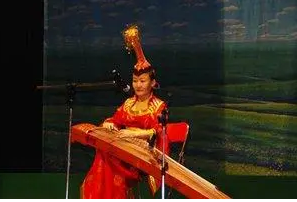 雅托噶是我国哪个族群的乐器？结构是什么样的？