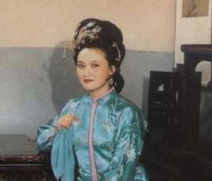 红楼梦中王熙凤与婆婆邢夫人之间的关系如何？