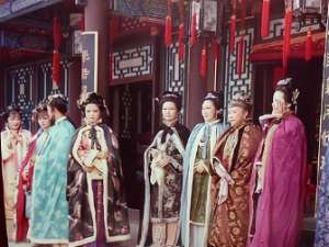 红楼梦中最成功的的女人是谁？她也是最善于经营人生的