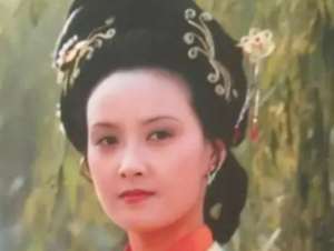 红楼梦中王熙凤会早产的原因是什么？