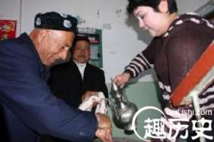 维吾尔族家庭成员礼节是啥？民族礼仪简介