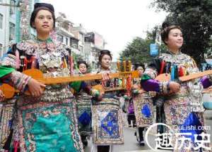侗族银饰  侗族的银饰在民族生活中有什么作用