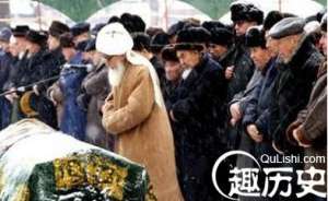维吾尔族人在葬礼上是怎样“驱鬼辟邪”的