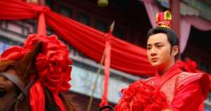 古代结婚为什么要用花轿？坐花轿习俗从何而来？