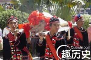 拉祜族特殊习俗“离婚要请客 结婚不设宴”