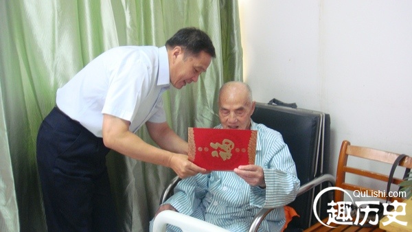 川军少将回忆淞沪抗战：人一填进去就熔化了