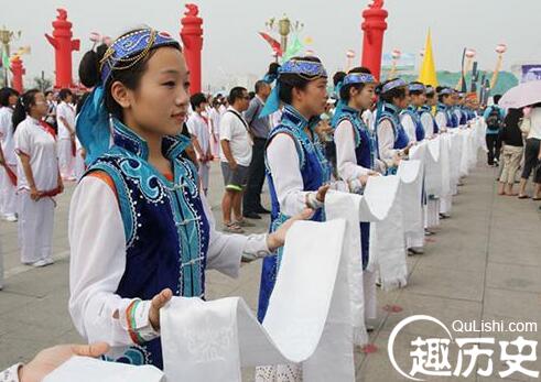 藏族人有哪些基本礼仪 为什么藏族人要献哈达