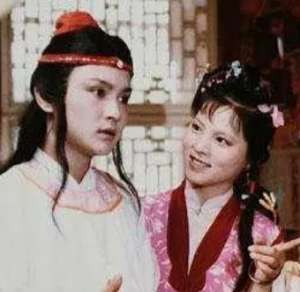 红楼梦中袭人为何会愿意与宝玉初试？