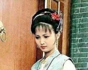 红楼梦中王熙凤对平儿是什么态度？为何会放心她？
