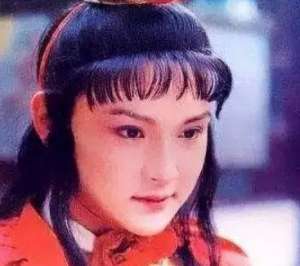 红楼梦中宝玉去见母亲王夫人时，为何要换一身衣裳？