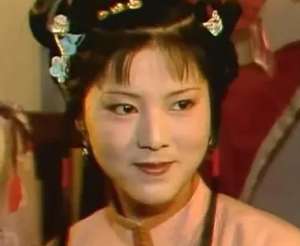 红楼梦中袭人为了保住自己的姨娘之位，做过哪些事情？