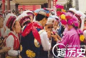 普米族婚礼上有趣的“锁媒人”是怎么回事