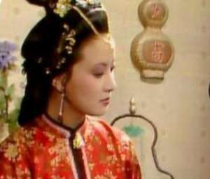 红楼梦中袭人回家探望母亲时有多大的排场？