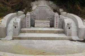 怎么看坟地风水的好差？风水师下葬口诀有哪些？