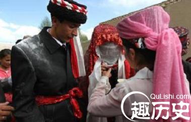 塔吉克族习俗 塔吉克族男女“爱”的方式