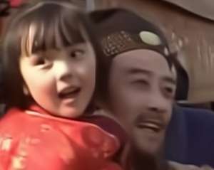 红楼梦中香菱与甄士隐之间有何相似之处？