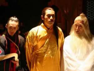 清代《白牡丹》第四回讲了什么故事？