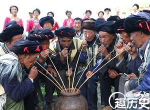 土家族酒文化 独特的土家族饮酒习俗咂酒