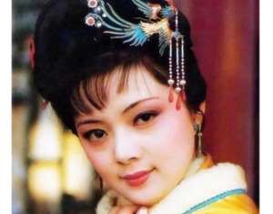 红楼梦中，爱出风头的史湘云为什么没有写螃蟹咏？